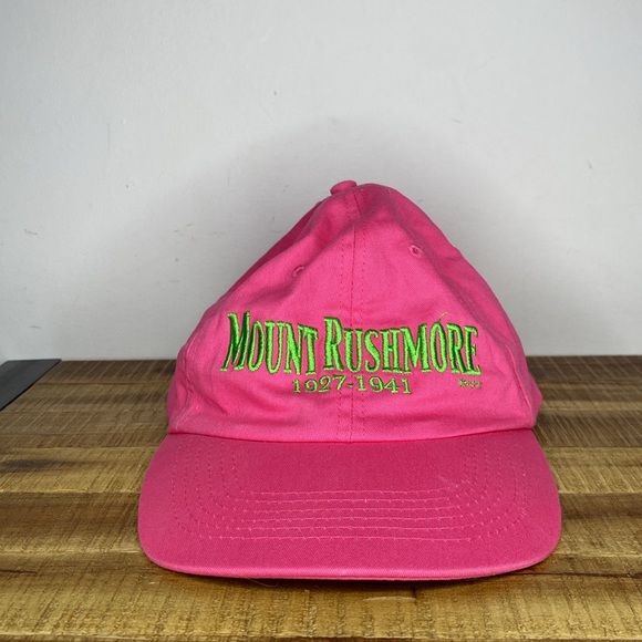 Hot Pink Mount Rushmore Tourist Hat - Picture 2 of 7